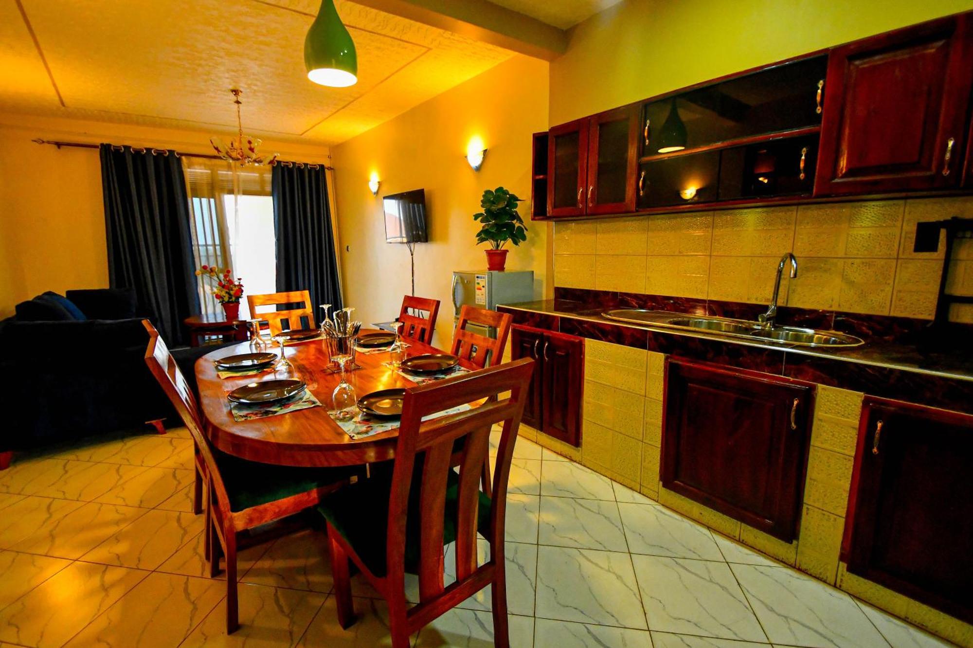 Peace Of Mind Suites Энтеббе Экстерьер фото